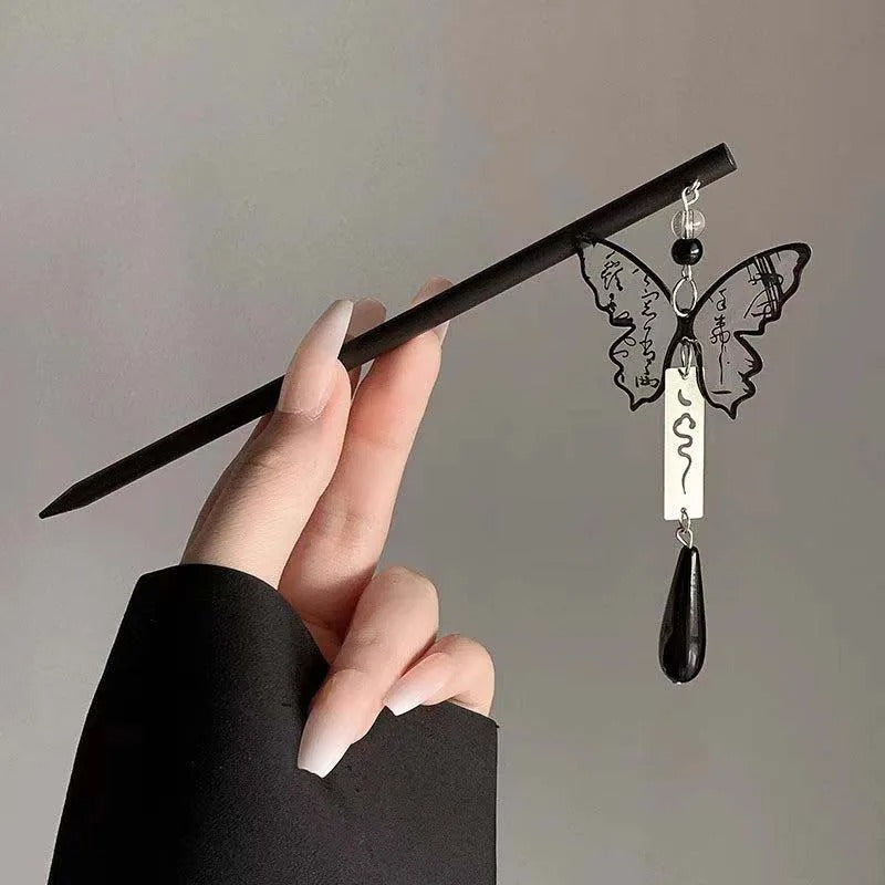 Set of 4 Vintage Butterfly Tassel Hairpins for Women And, Perfect As New Jewelry Gifts, Headdresses, And Hair Clips, Ideal for Chinese Hanfu Style Accessories.