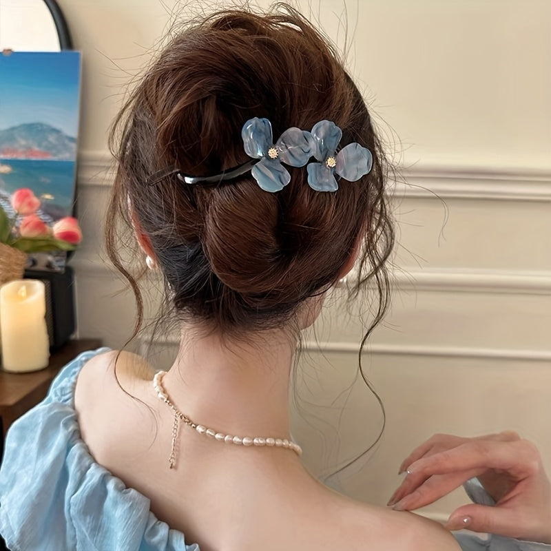 Set of 4 Elegant Flower Twist Clips, Made from Stylish Vinegar Material, Simple Hairpins for Women, Suitable for Updos at The Back of The Head, Perfect for Everyday And Casual Wear.