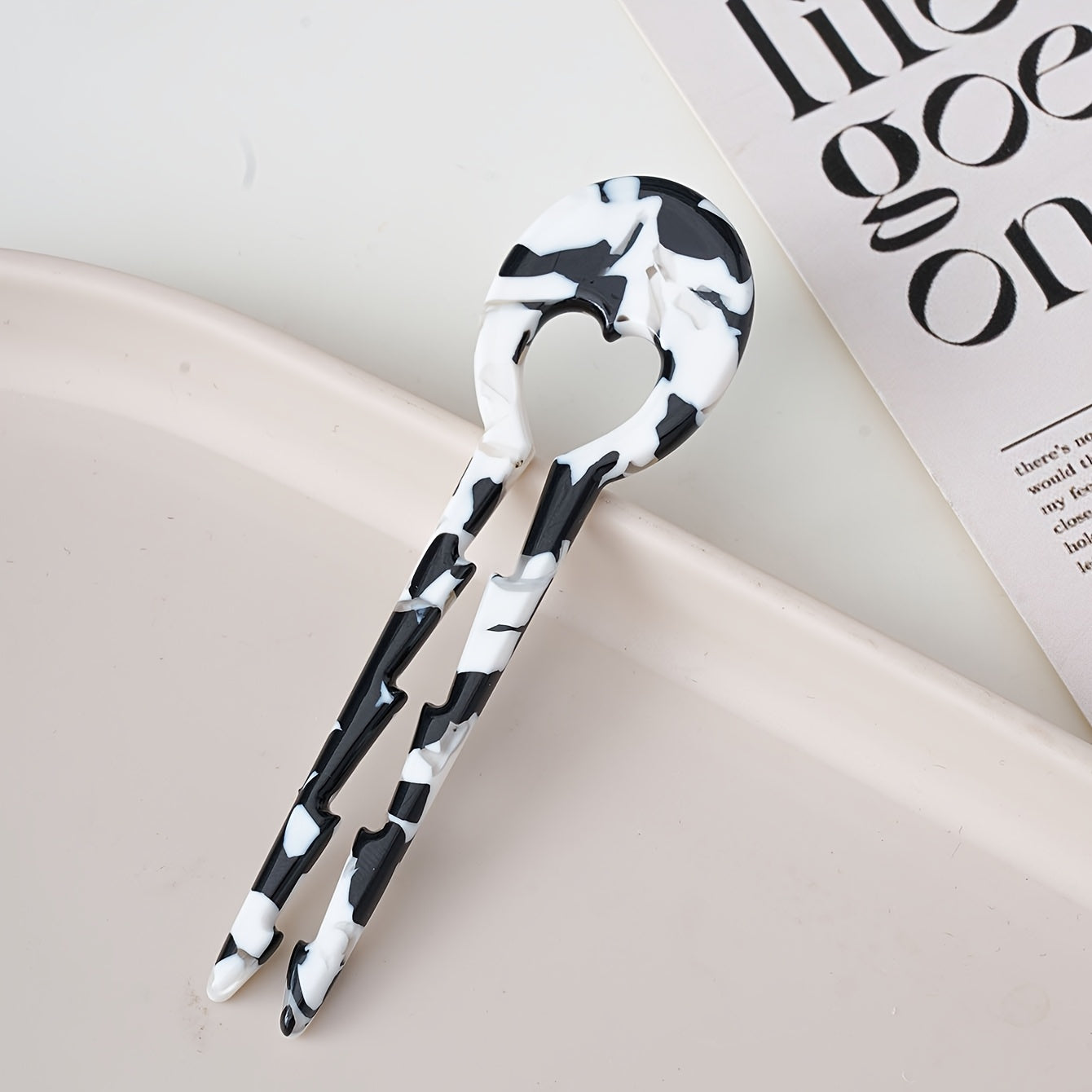 6pcs Elegant Resin Heart-Shaped Hairpins with Floral Design - Perfect for Women'S Updos and Daily Use, Stylish Black and White Patterns, Ideal for Birthdays and Special Occasions, Stylish Hair Accessories | Floral Pattern Hairpins | Durable Hairpin