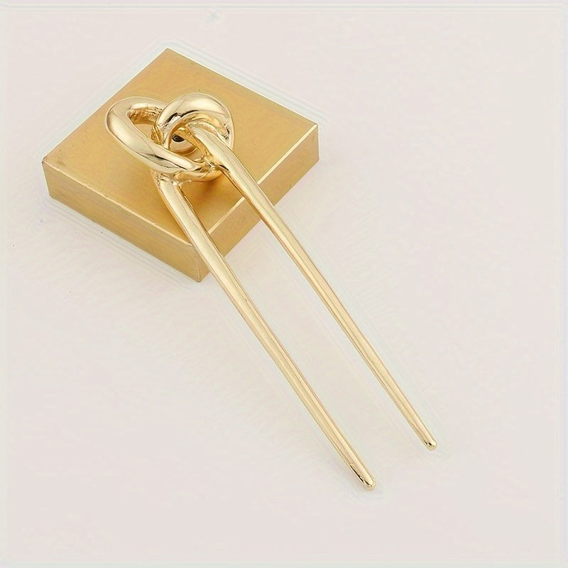 New Minimalist Metal Hairpin with a Knotted Design, Inspired by European And American Styles, Featuring a Chinese Knot Symbolizing Love