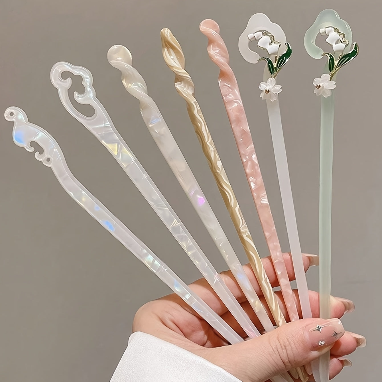 7pcs isinyee Retro Tassel Hair Sticks for Women & Girls - Elegant & Iridescent Hairpins with Floral Motifs, 7 Color Variations for Hanfu, Qipao, Daily Wear & Party Accessories